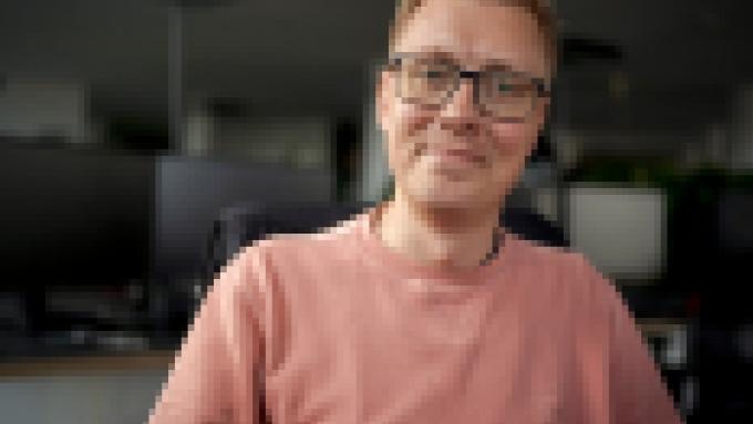 Blurred image for Glenn Kielau